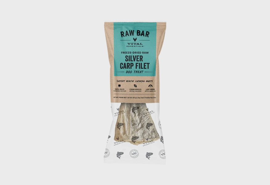 Packaging of Raw Bar Vital Essentials Silver Carp Filet dog treat, featuring freeze-dried fish within a clear, resealable bag.