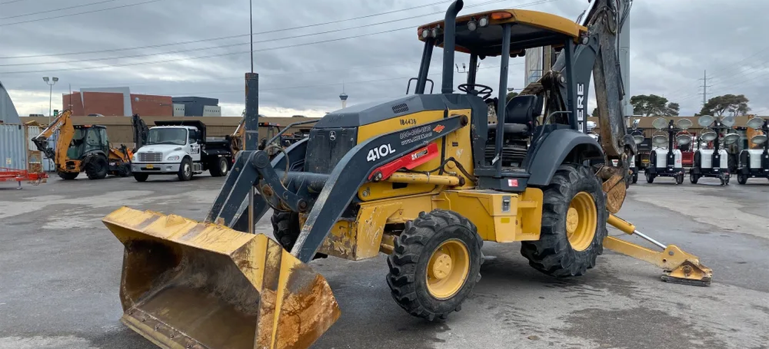 The Benefits of John Deere Backhoes Boom & Bucket