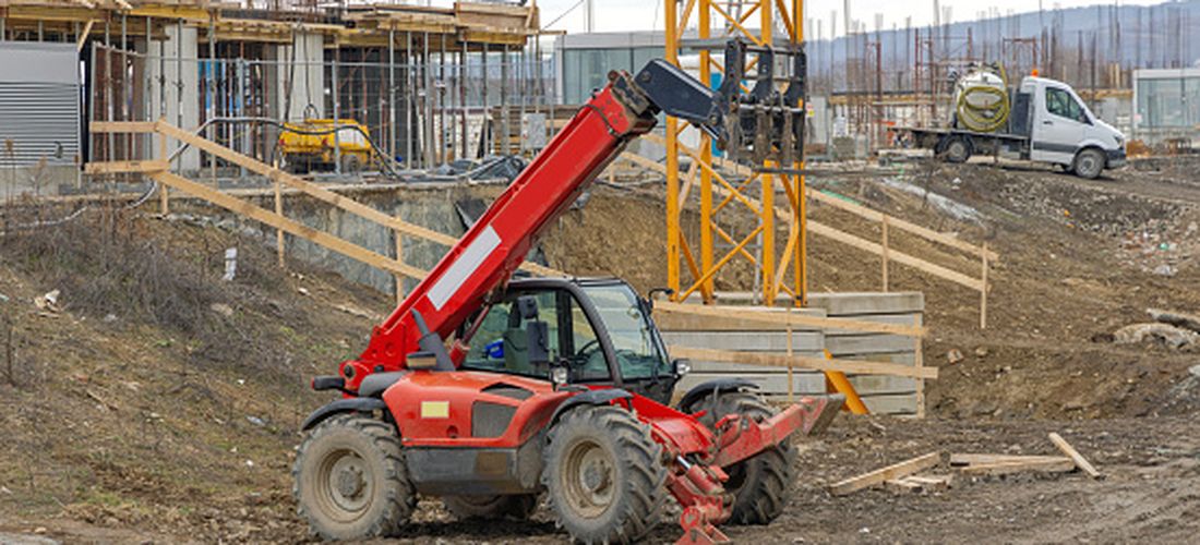 How to Operate a Telehandler Forklift Safely Boom & Bucket