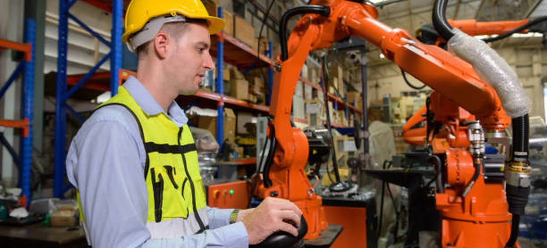 Top 10 Heavy Equipment Operator Schools in the U.S.