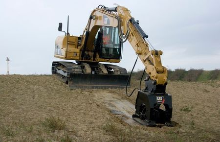 compaction-lets-learn-about-vibratory-plate-compactor-attachments-for-excavators-featured-image.jpg