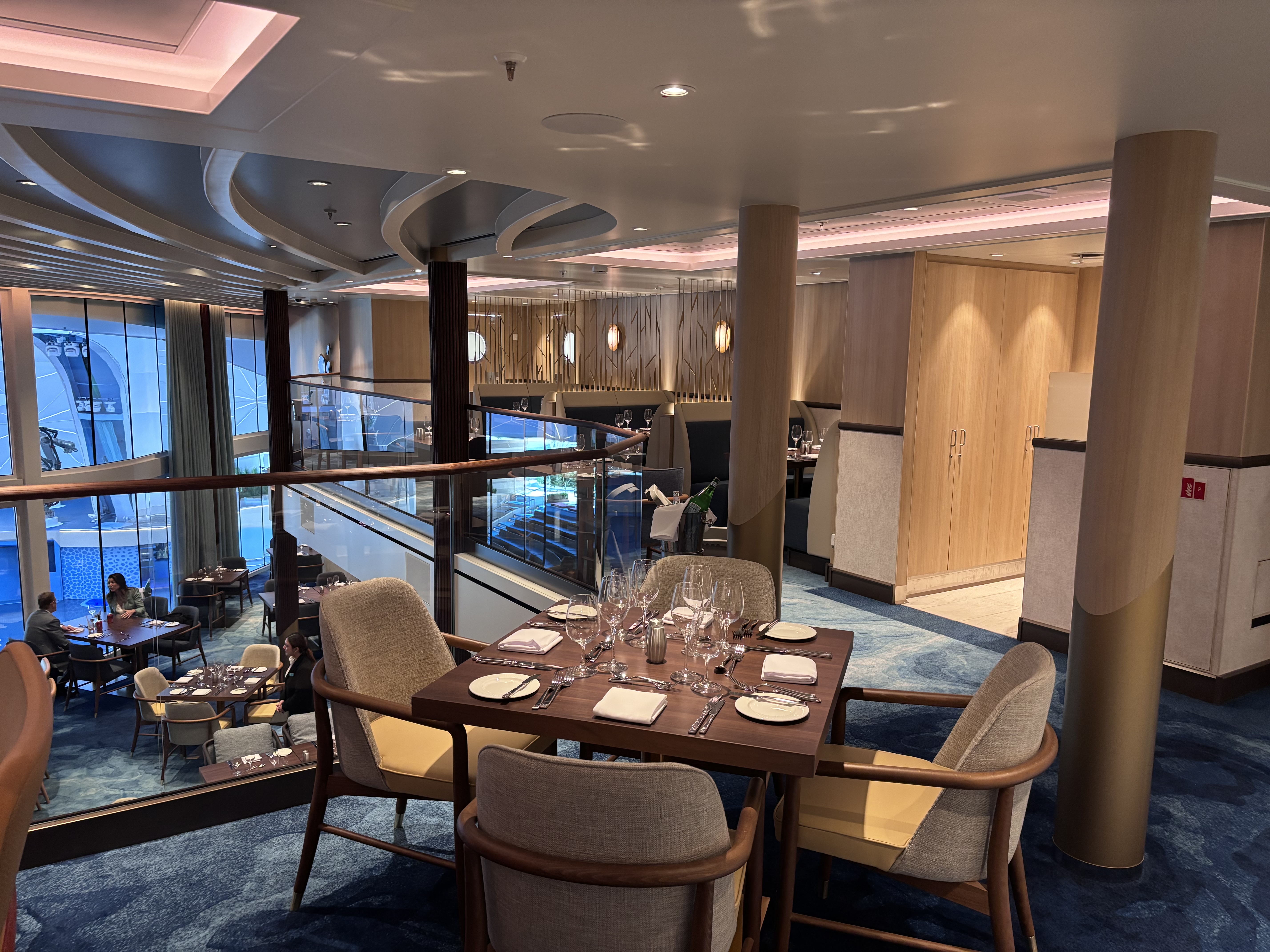 Legend of the Seas Dining & Food | Editor's Review