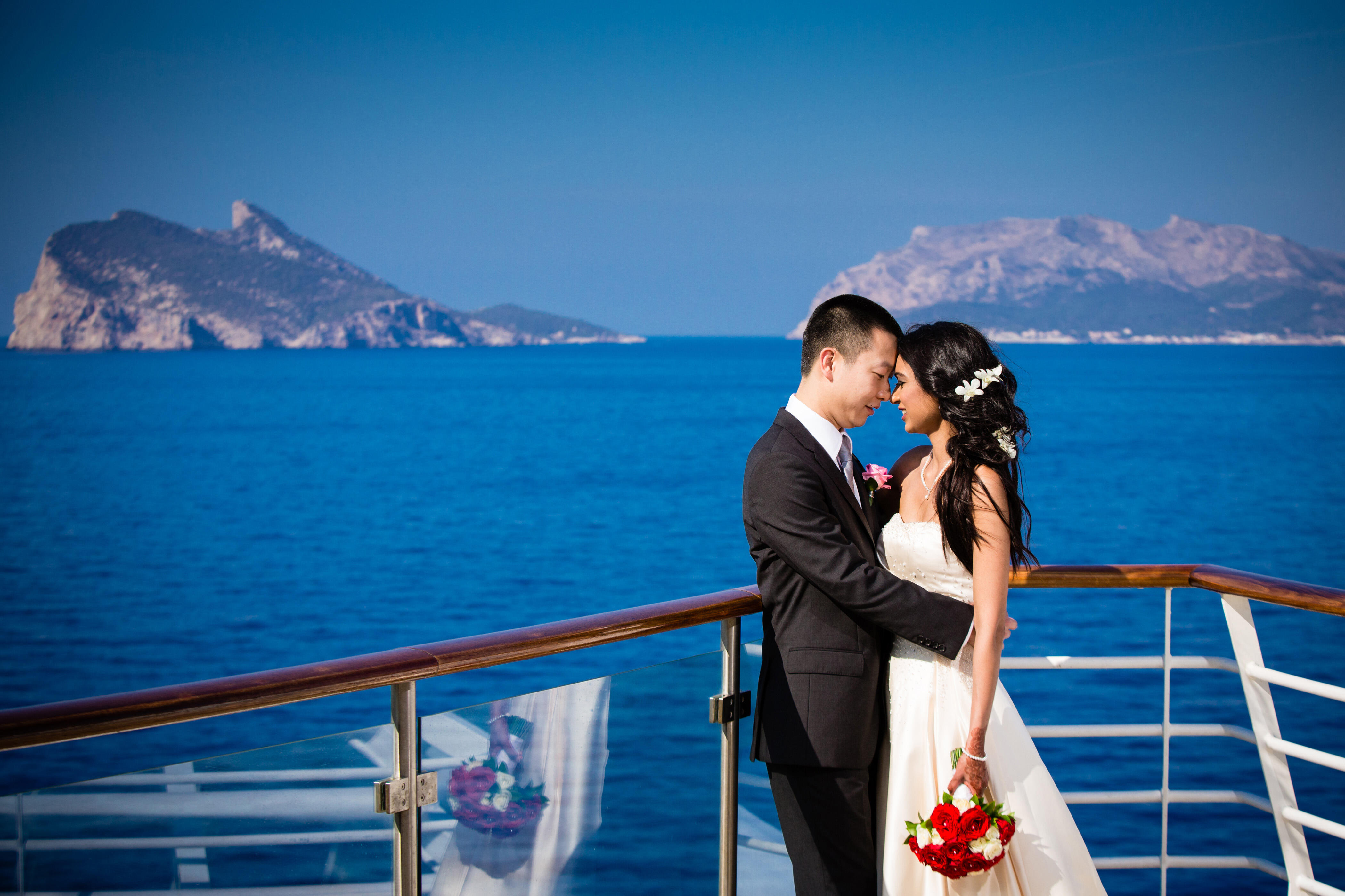 https://a-us.storyblok.com/f/1005231/d1212fe2c5/allure-of-the-seas_royal-caribbean-international_weddings-at-sea_romantic-cruises_18694877.jpg