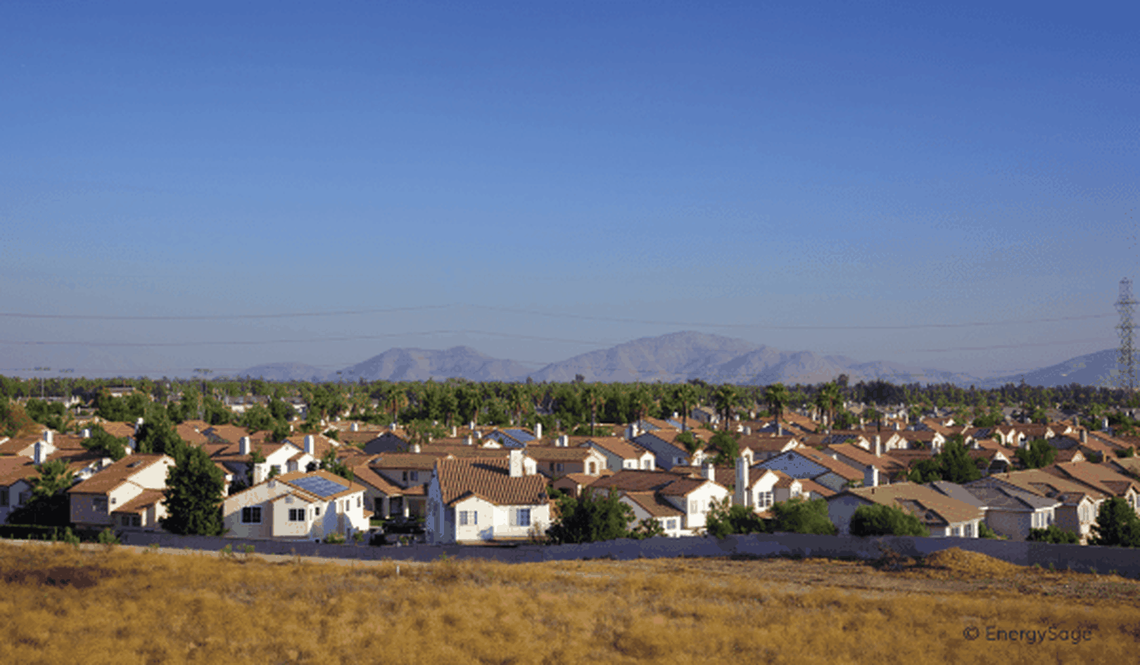 Homes in California with mountains in the background