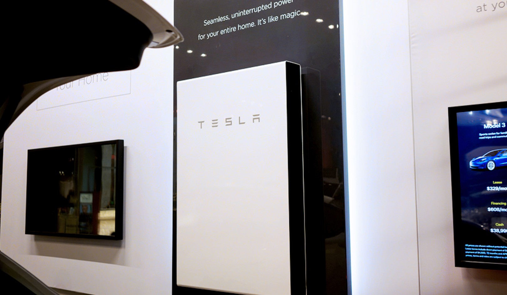 Tesla battery marketplace share