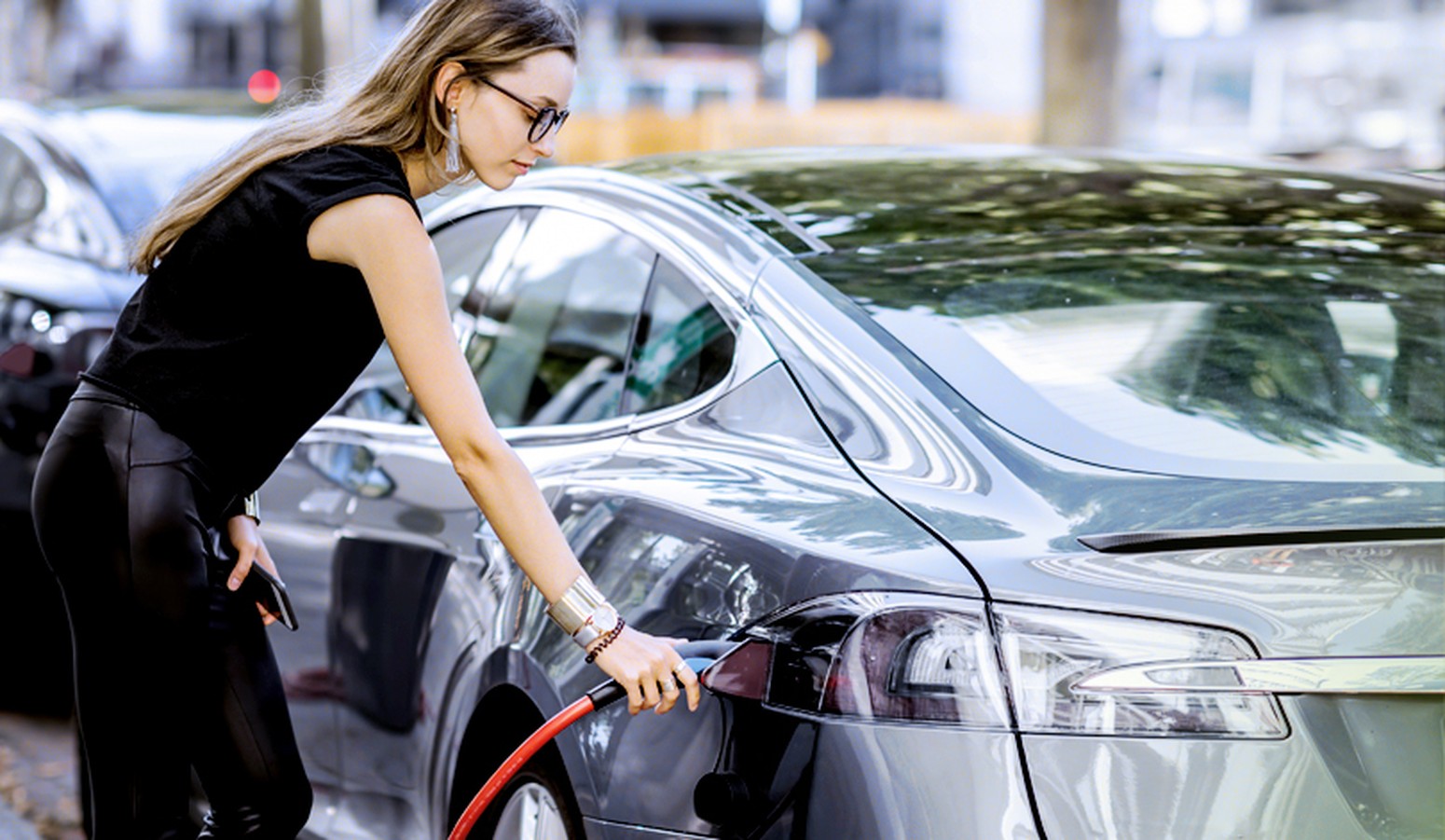 Electric cars pros and cons