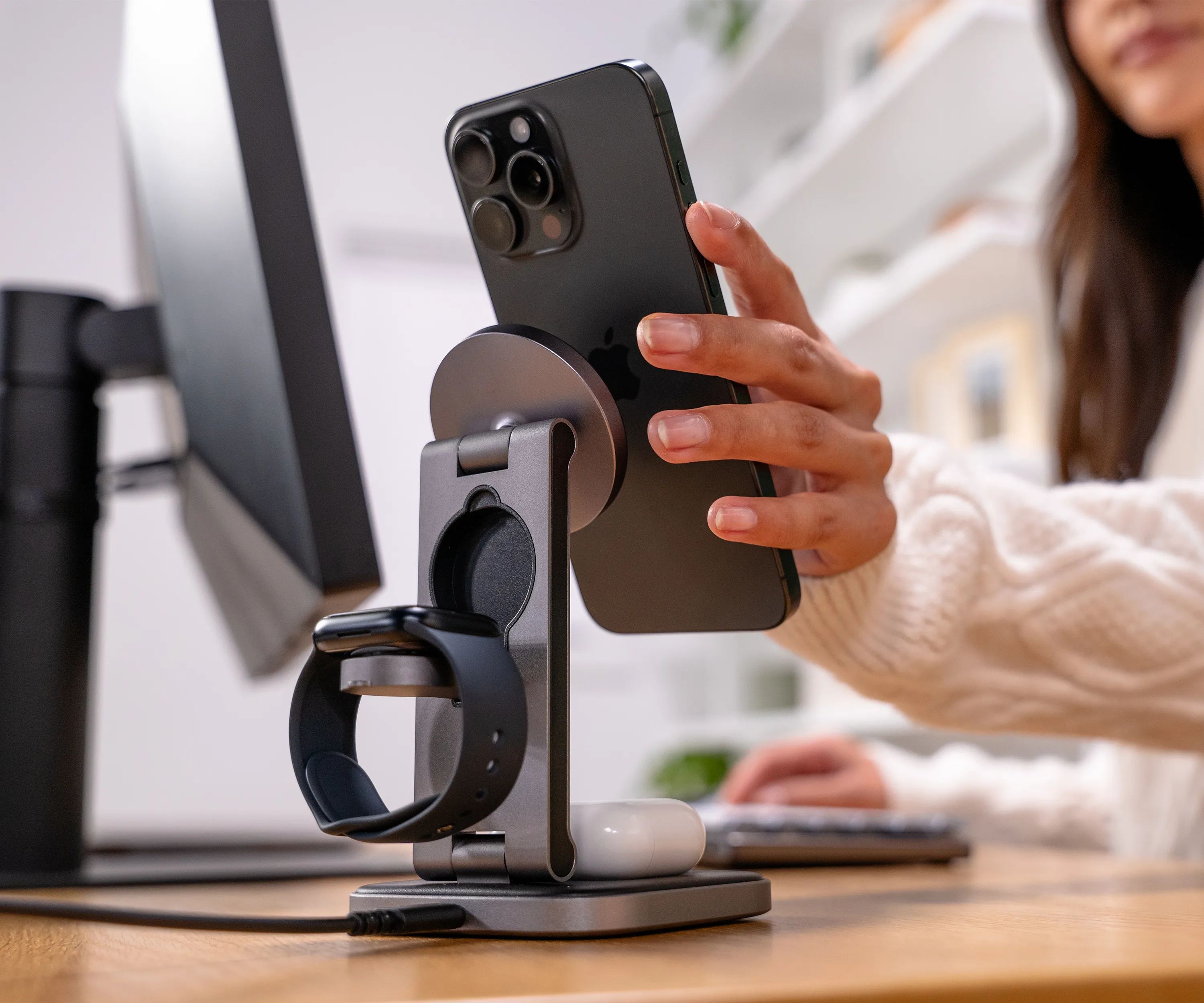 3-in-1 Foldable Qi2 Wireless Charger