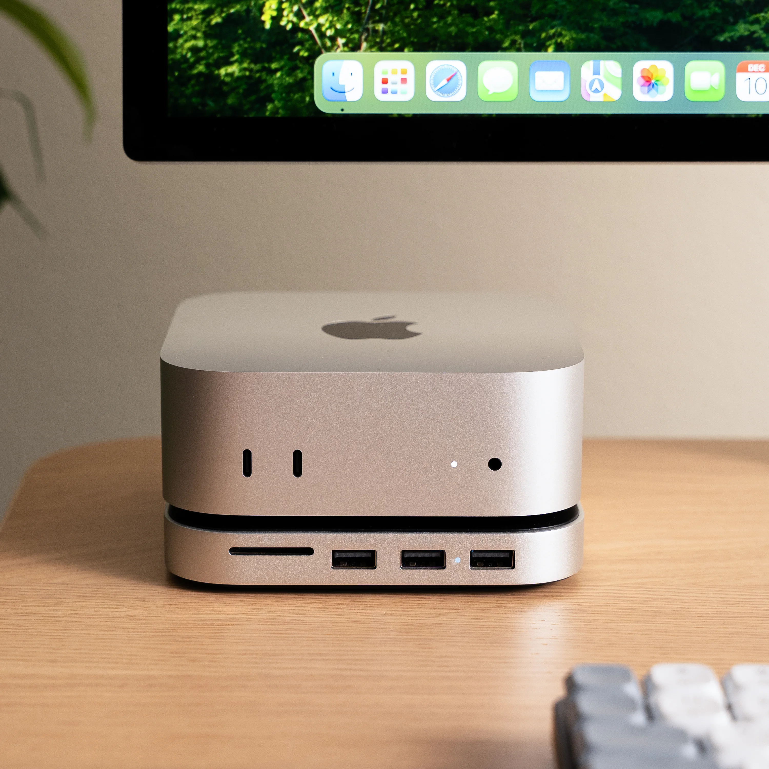 Satechi Mac Mini M4 Stand & Hub with SSD Enclosure on computer desk