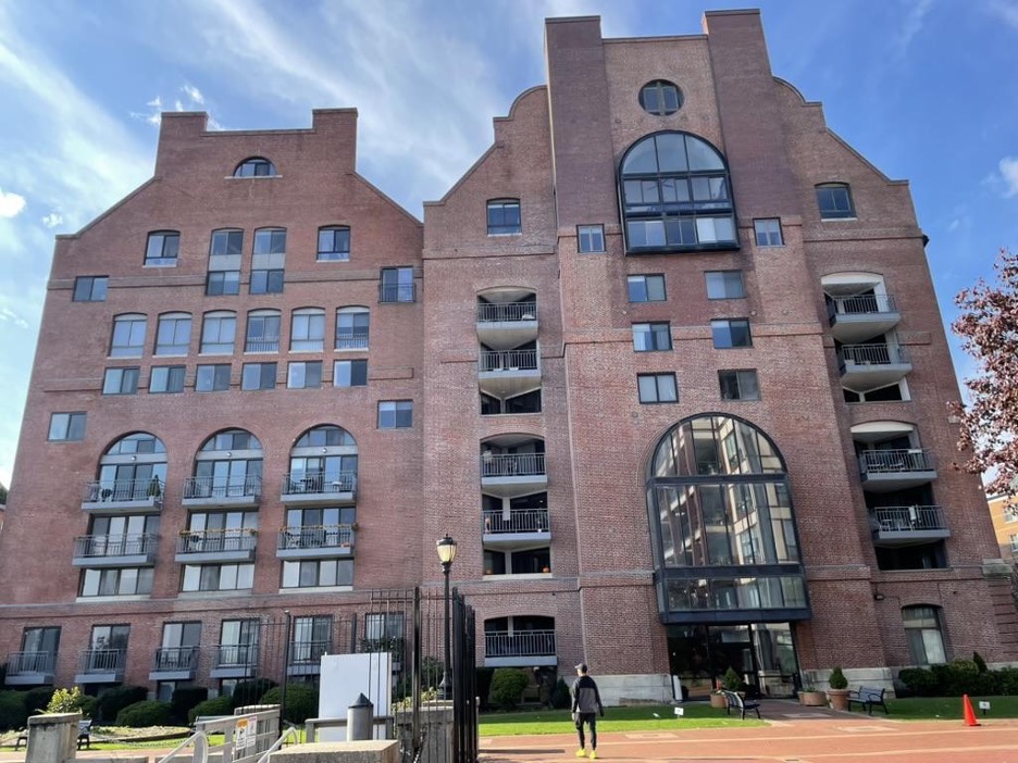 The Lincoln Wharf Power Station was adaptively reused for apartments, which remains the building's function to this day. Author's Photo, 2023.