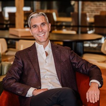 Headshot of Daniel del Olmo