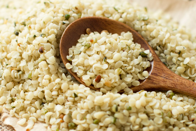 Benefits of Hemp Seeds, Source of Protein and Omega-3 Fatty Acids