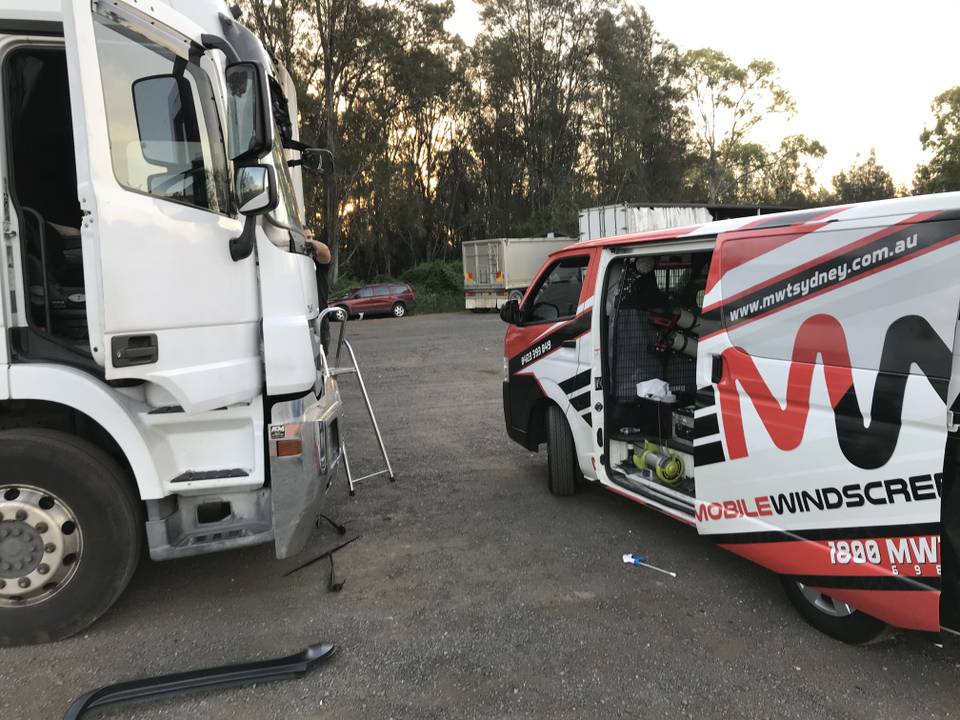 Truck Auto Glass Repairs