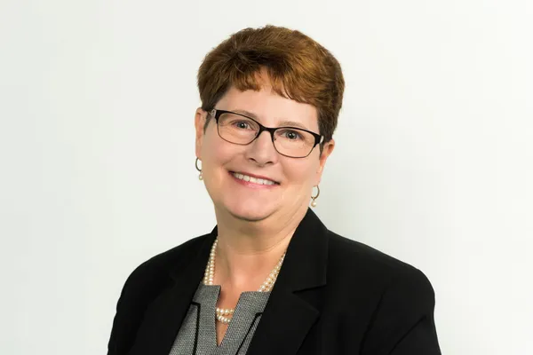 EMH Headshot - Ellen Hunt