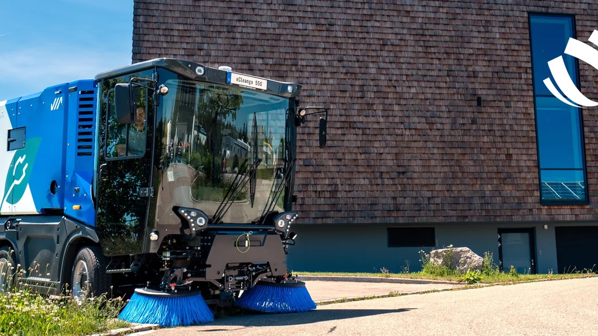 Lonestar Municipal Equipment | Street Sweepers | eCleango 550