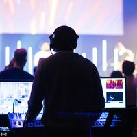 How to Minister in a Hybrid World: Opportunities and Challenges for Churches