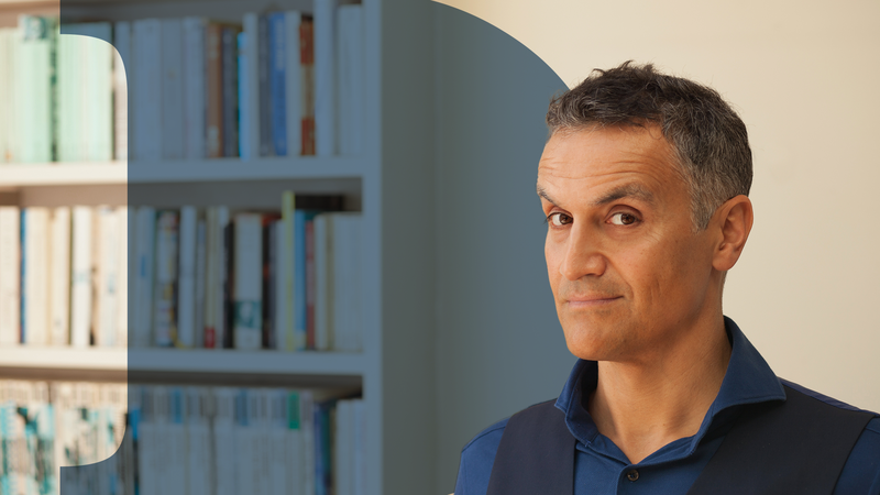 Portrait of Carl Honore with DesignOf Podcast Logo