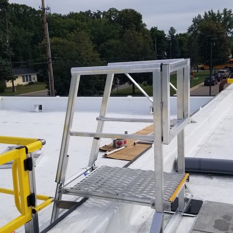 Kattsafe RL25 angled ladder with 3ft walkway