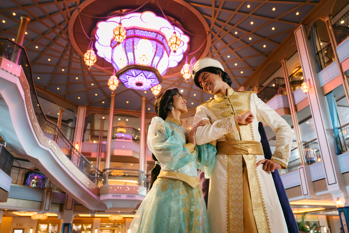dcl-treasure-grandhall-aladdin