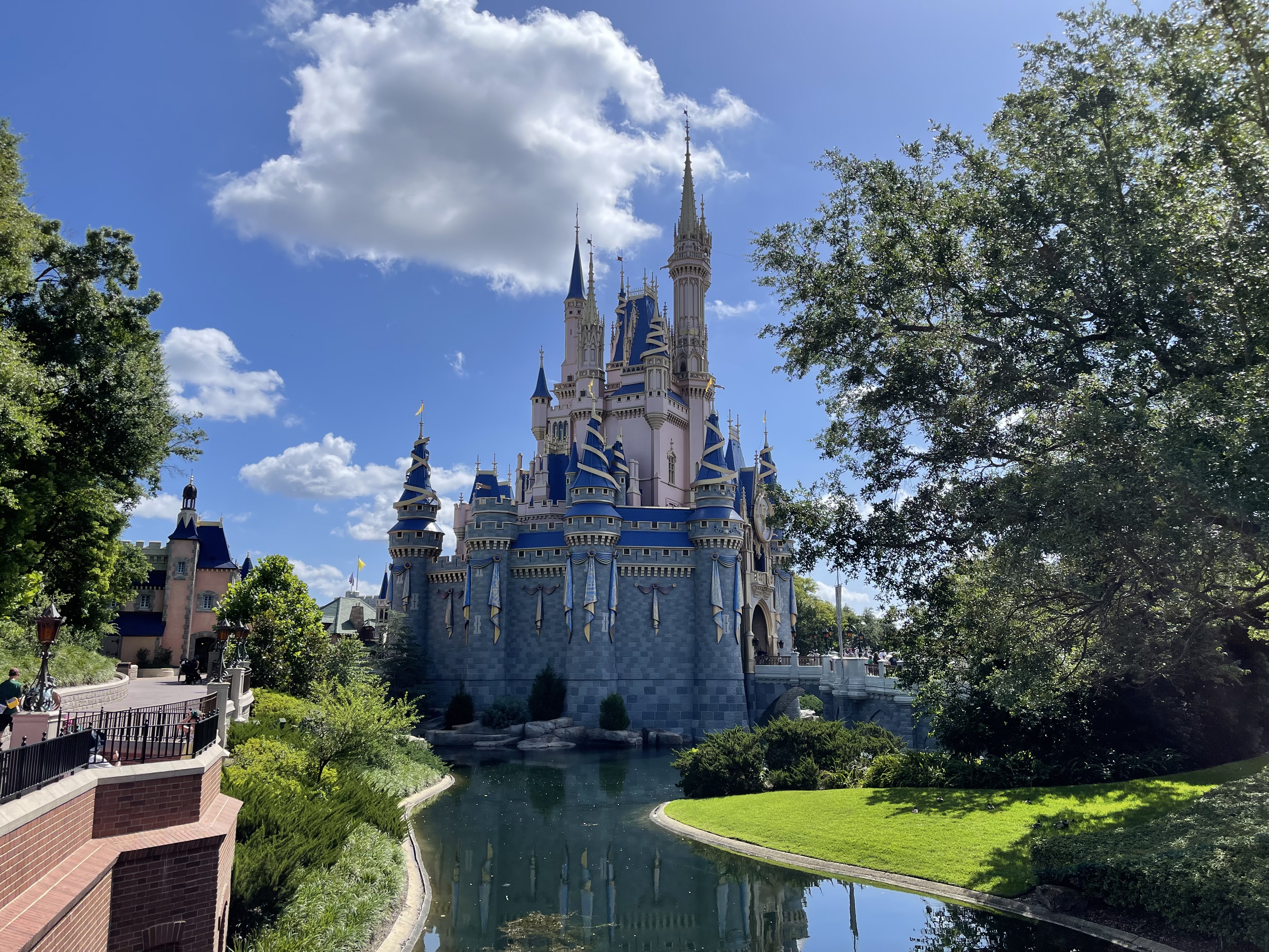 magic-kingdom-cinderella-