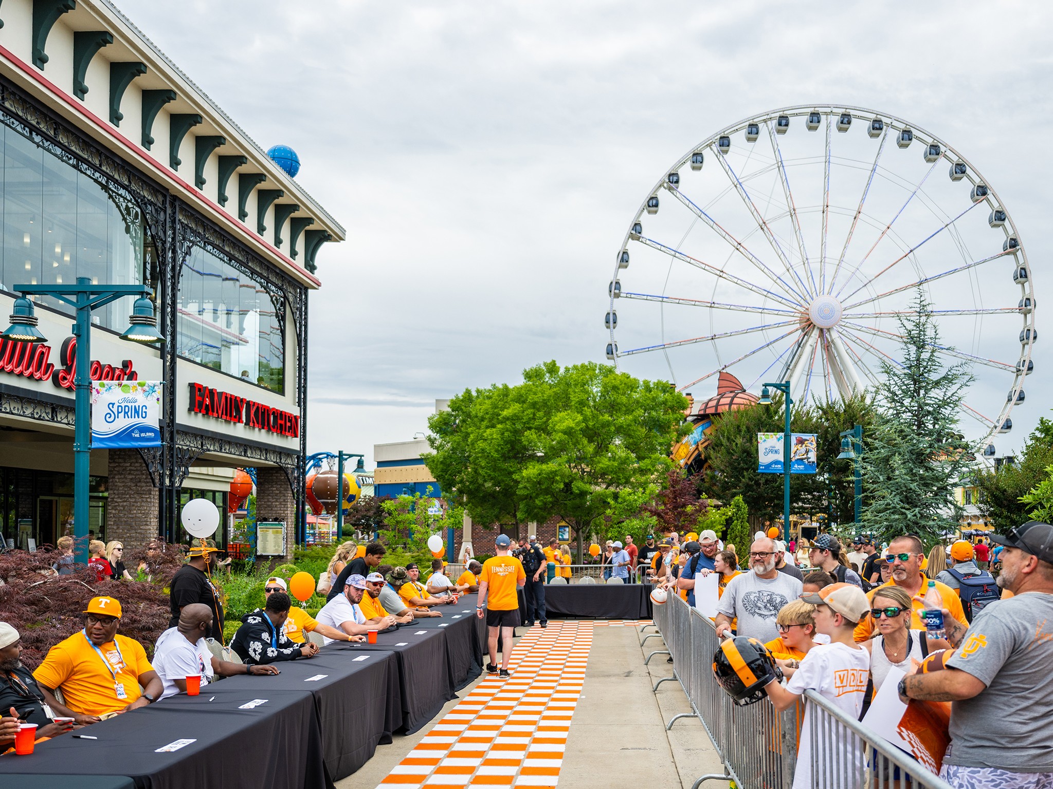 Current and Former UT Football Stars Headline Legends of Tennessee Event at The Island 