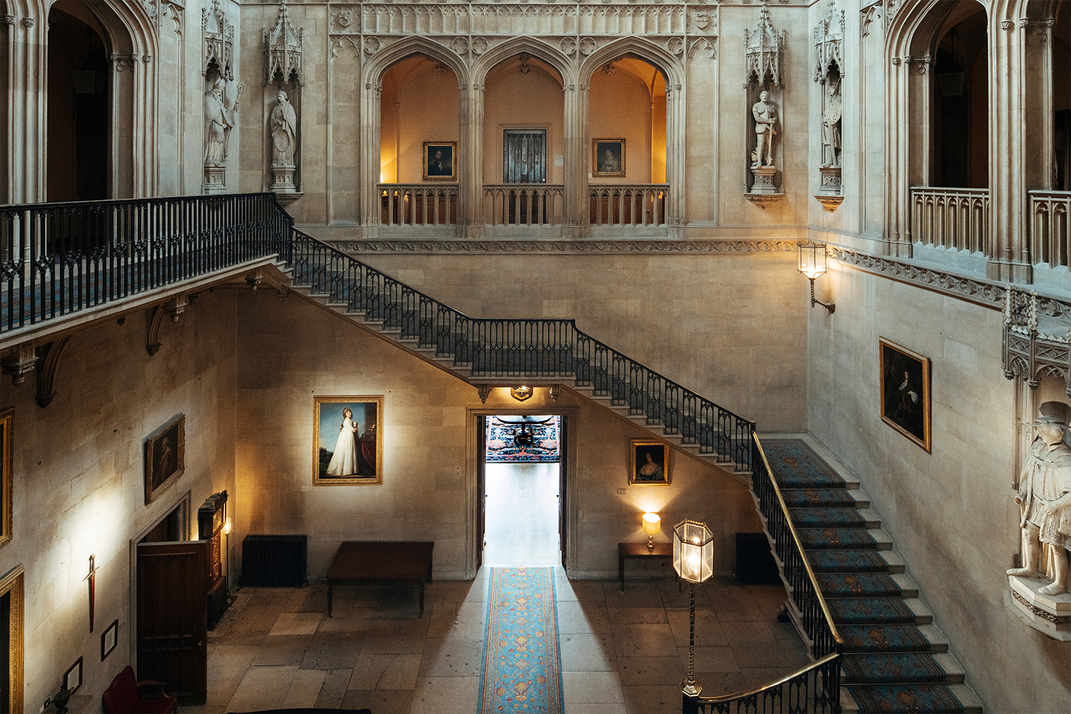 Ultimate Murder Mystery: London to Ashridge House