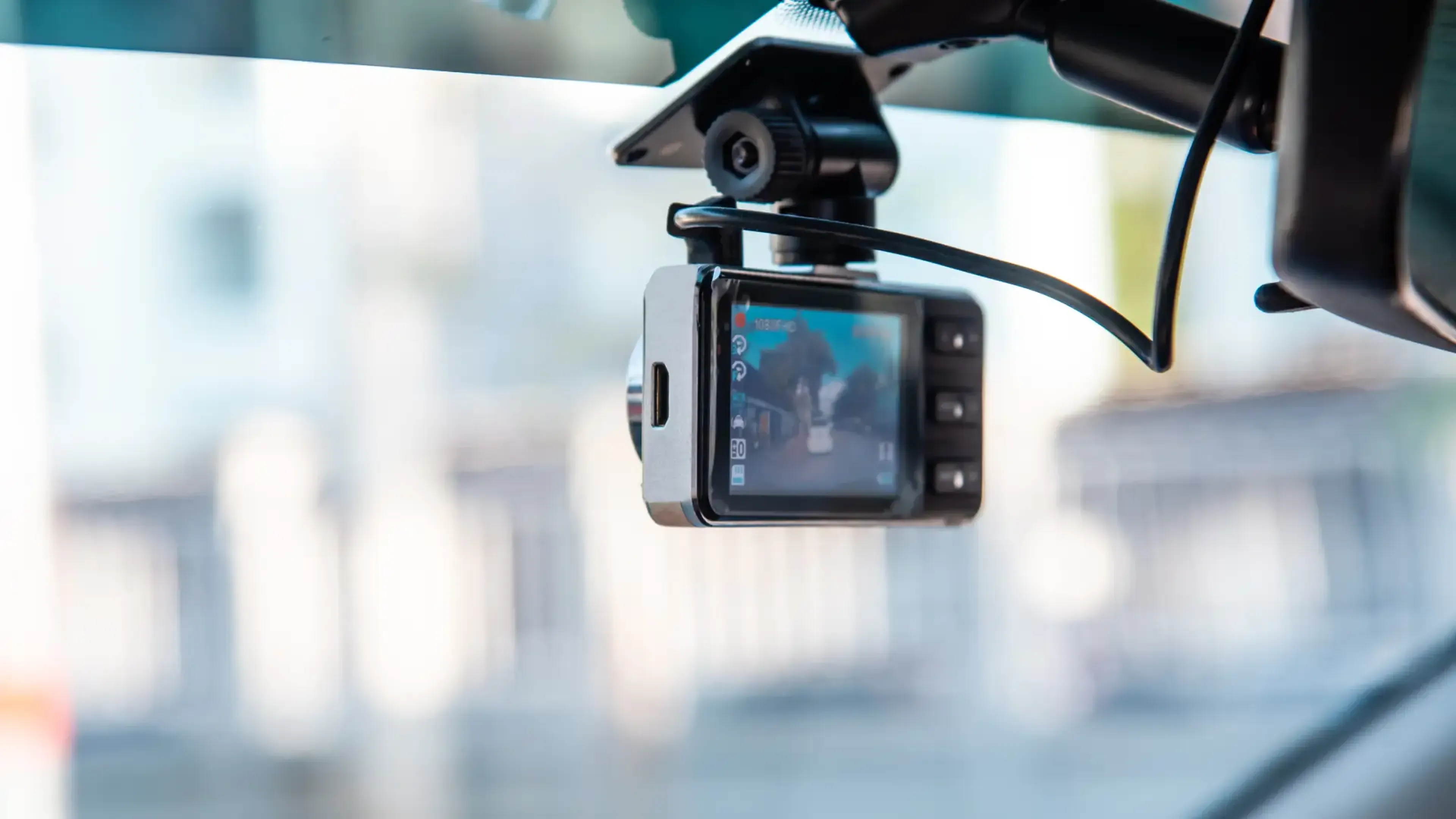 Dash Cam Benefits: A Comprehensive Guide for Truckers