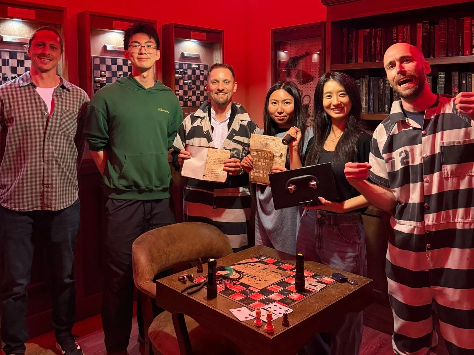 Hyperbolic team members in an escape room
