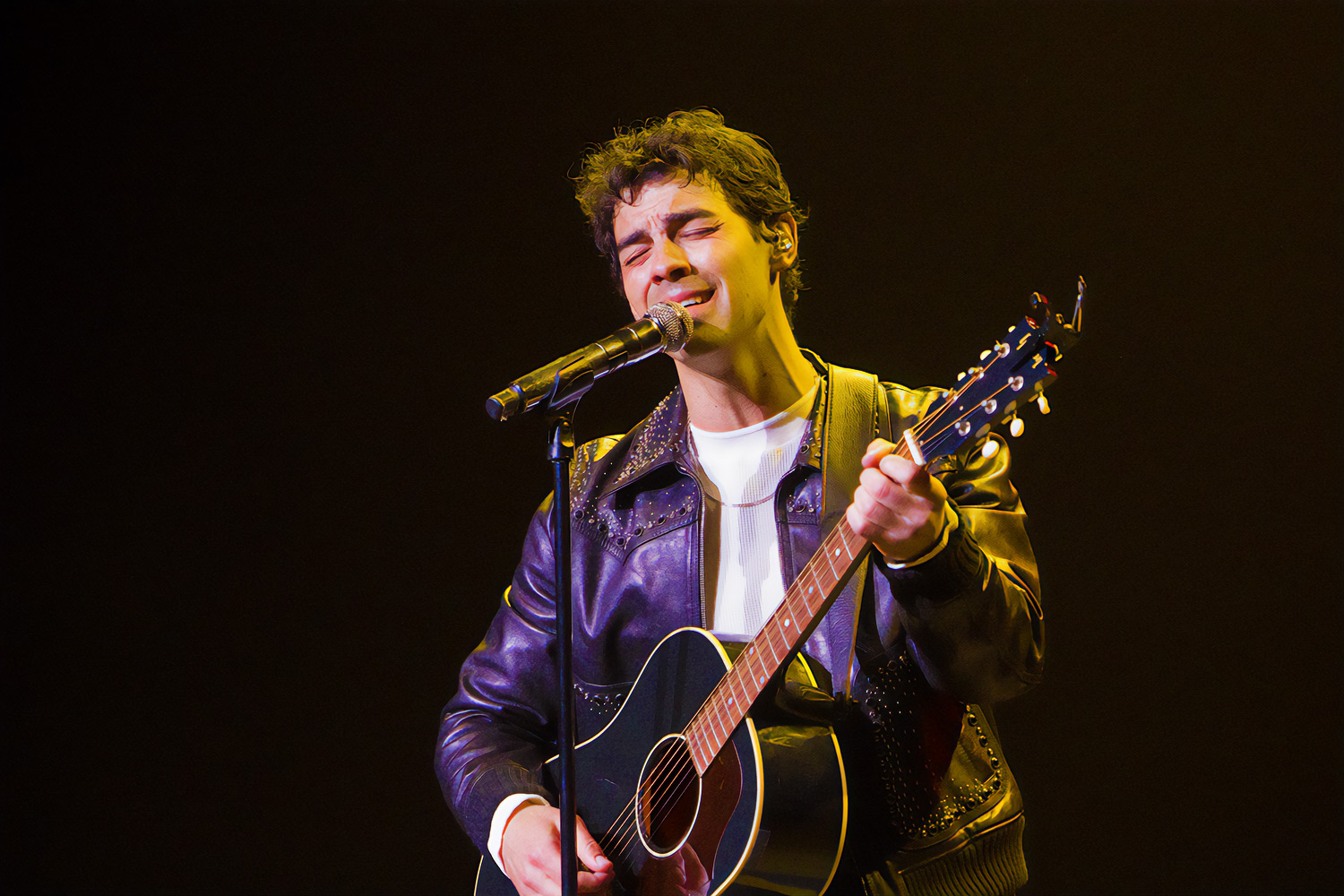 Joe Jonas at Retail's Big Concert