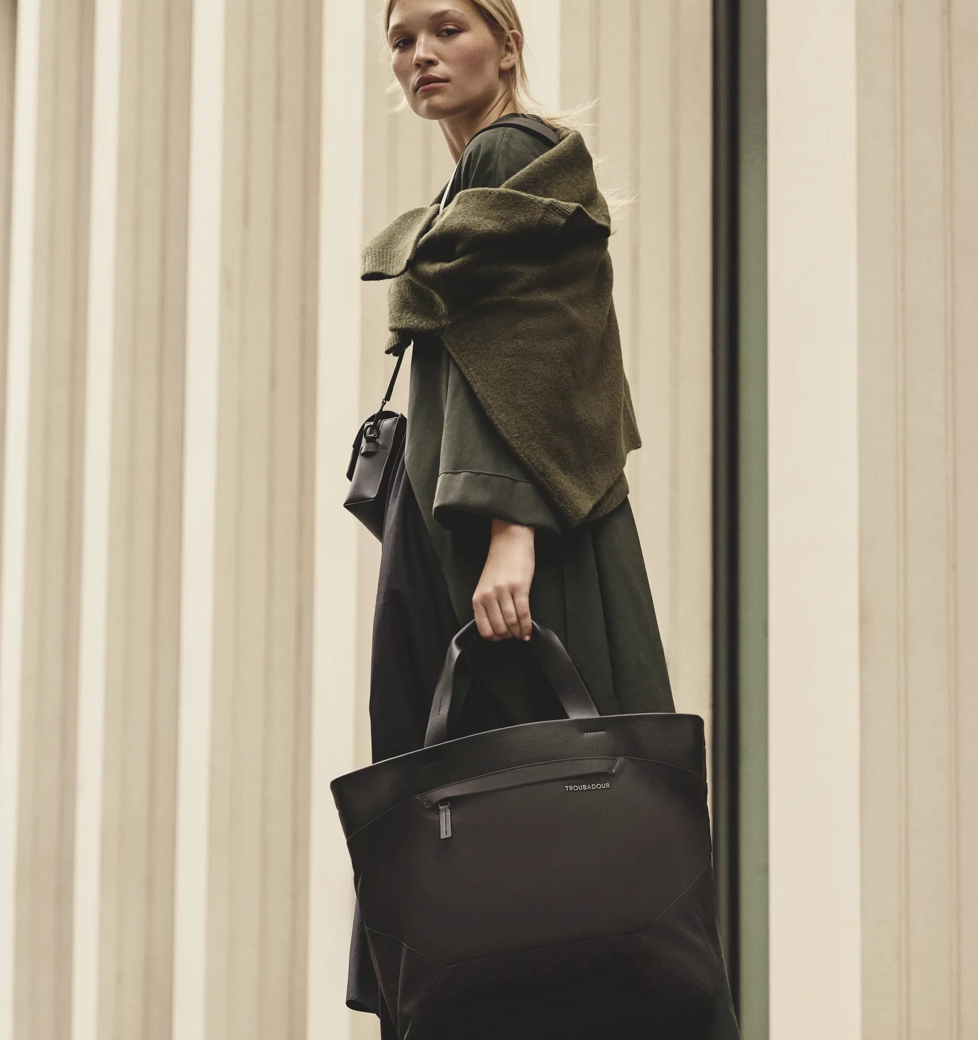 トートバッグ Cobra Carryall Tote Bag Carryall Tote – Clare V.