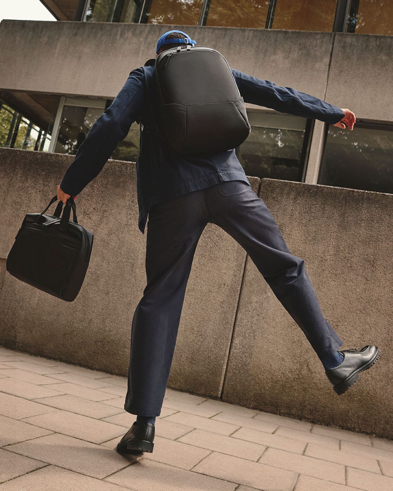 01 Apex Briefcase