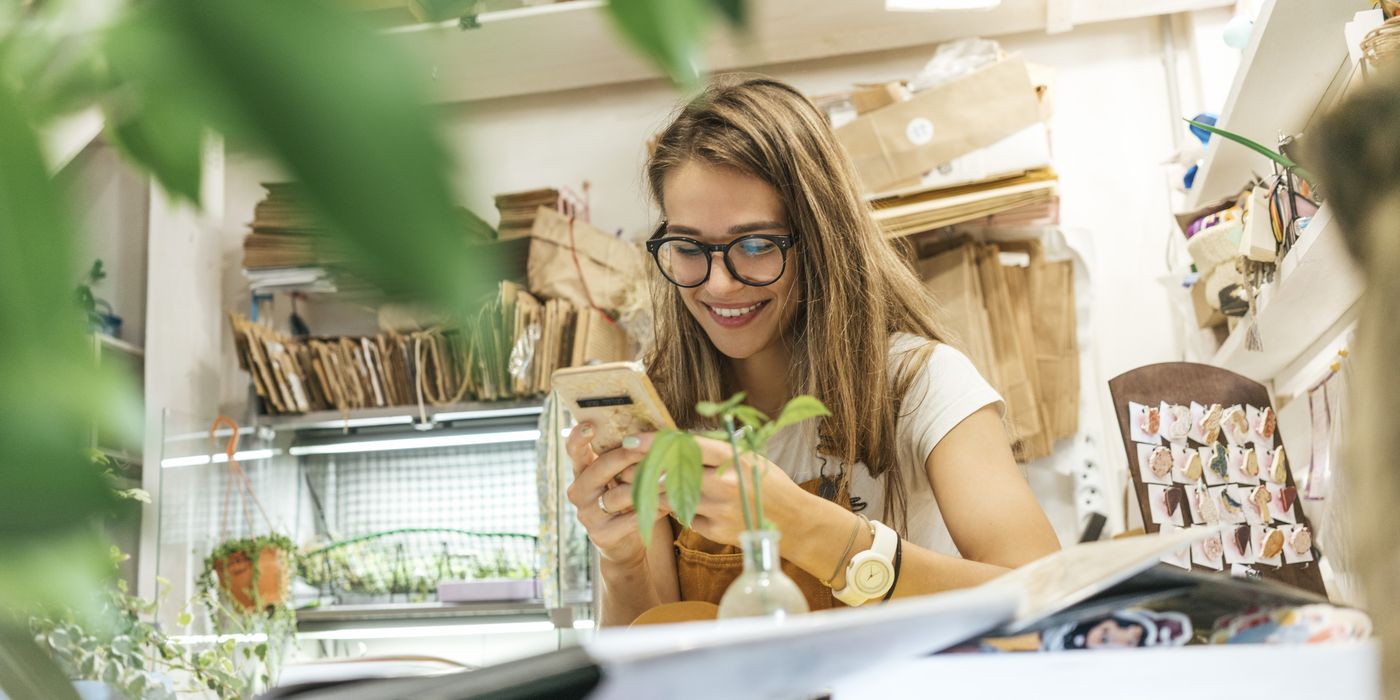 Advertising Expenses vs. Gifts: A Tax Guide for Small Businesses