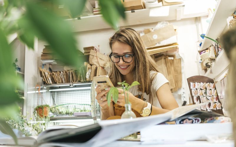 Advertising Expenses vs. Gifts: A Tax Guide for Small Businesses