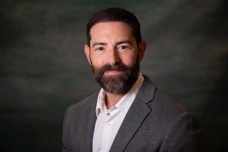 https://a-us.storyblok.com/f/1020766/800x533/9ddd9e9cd6/dr_eric_miller.jpg