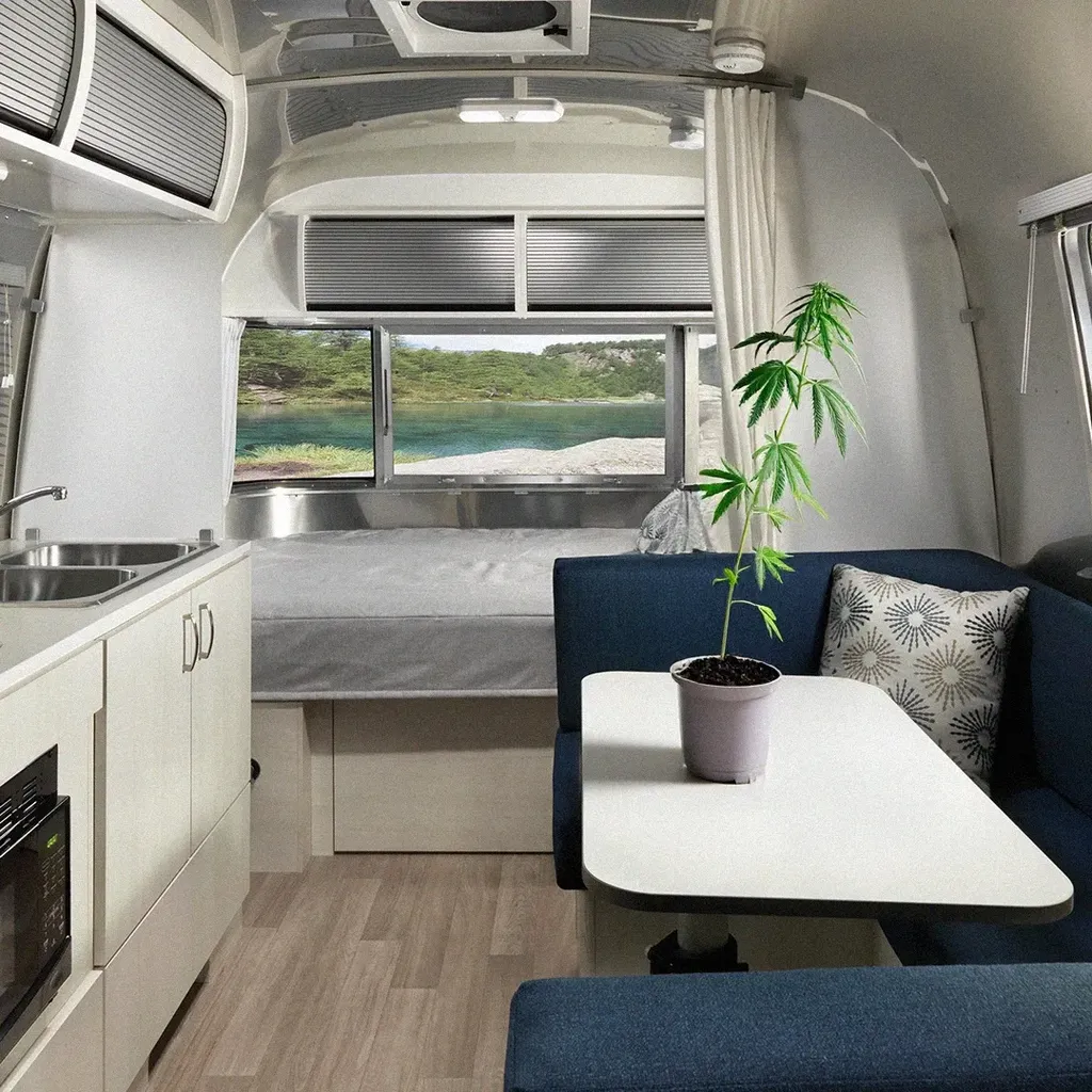 Airstream 06 - square