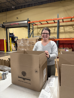 RSI Employee Volunteering at Harvesters Food Bank