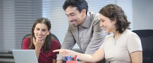 alumnos del curso de inteligencia artificial para la comunicacion