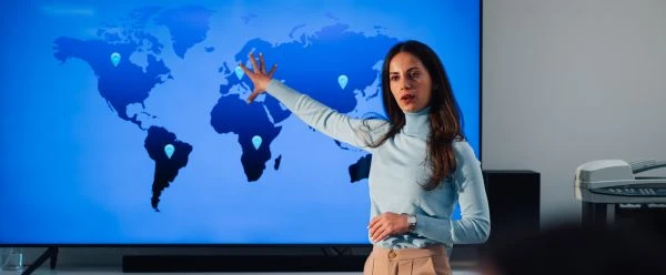 alumna del curso en inteligencia comercial internacional