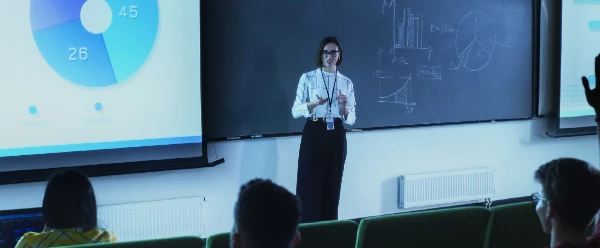 alumnos del curso de innovacion educativa upc