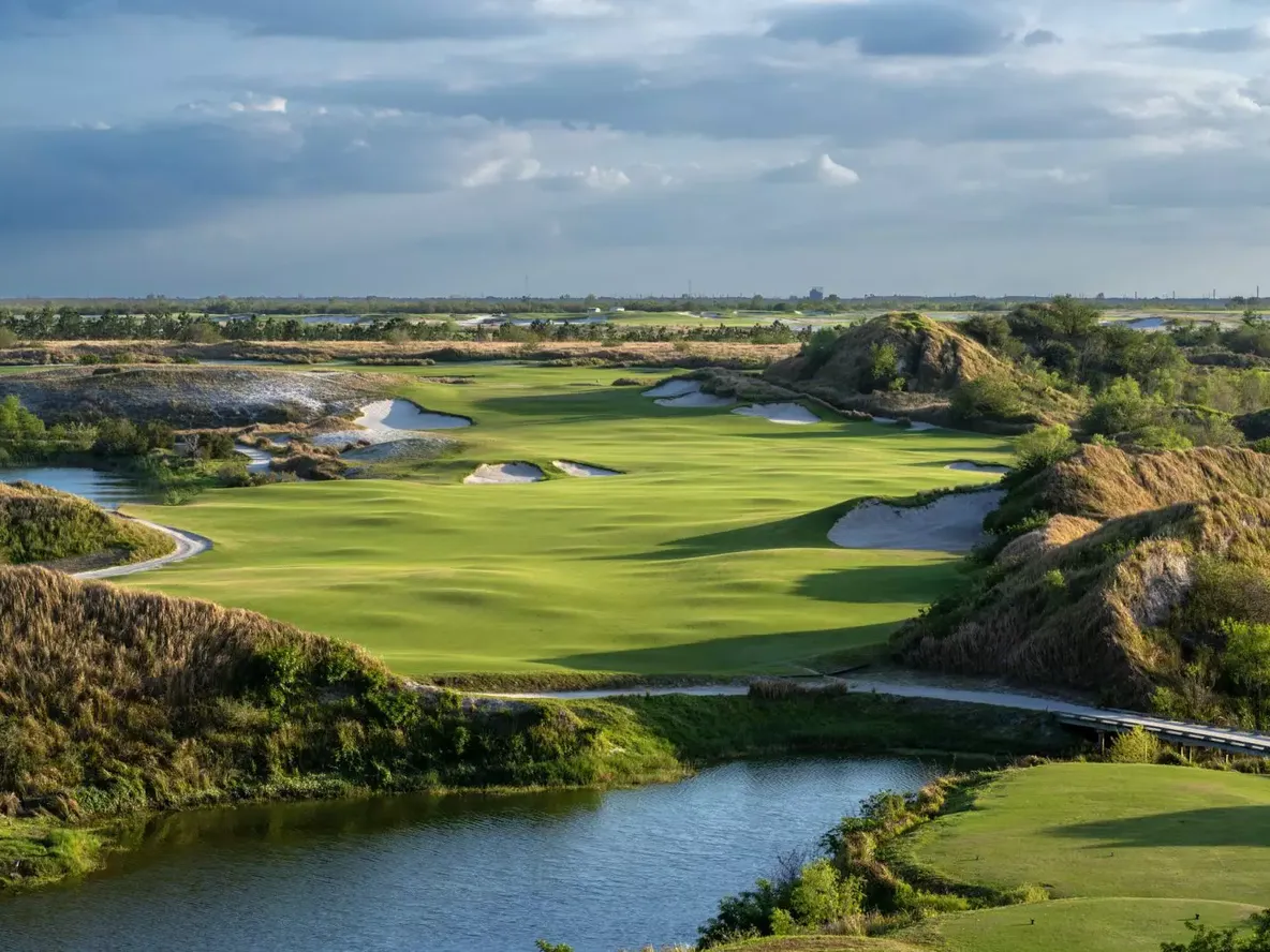 Streamsong Red is designed by the legendary team of Bill Coore and Ben Crenshaw - architects of seven designs in the Top 100 in the United States.