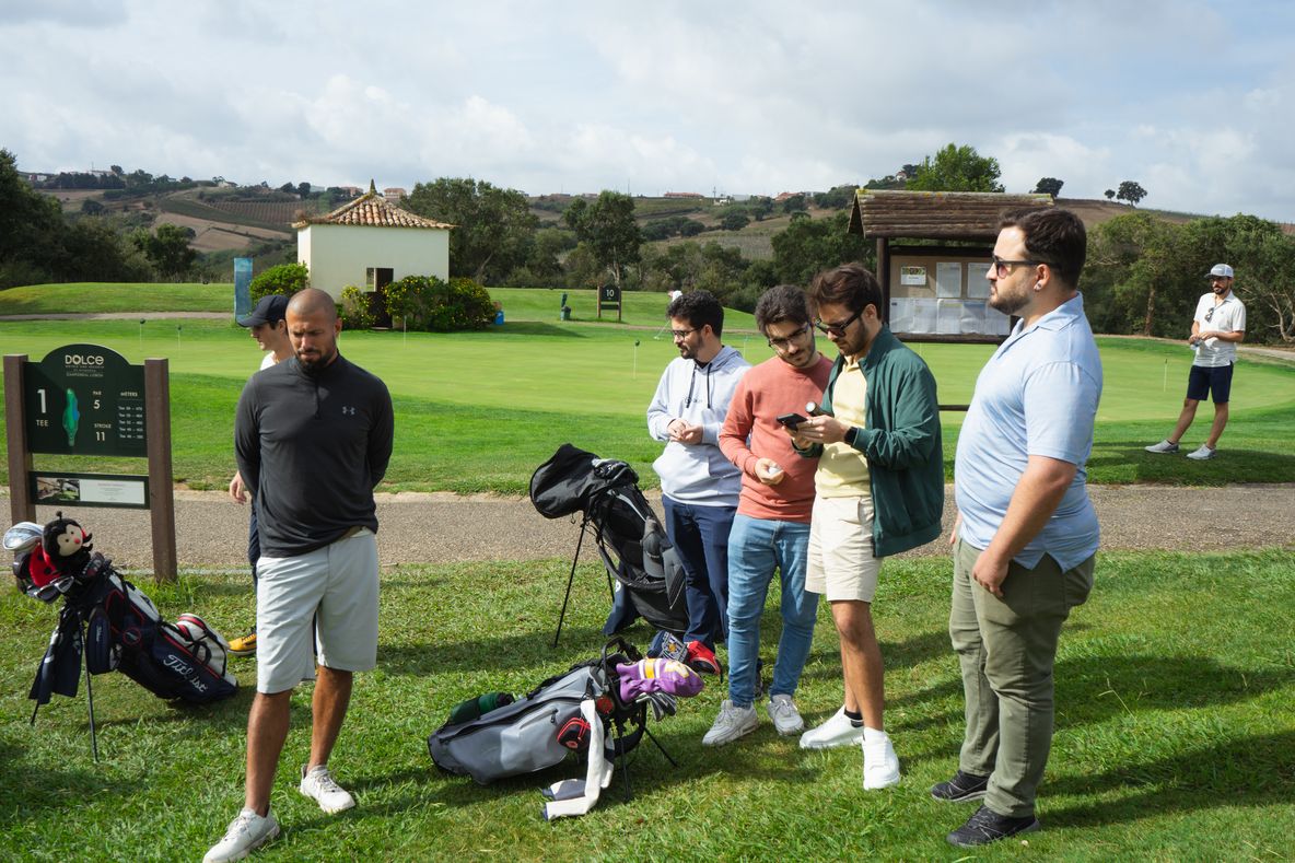 Team preparing with the Hole19 app