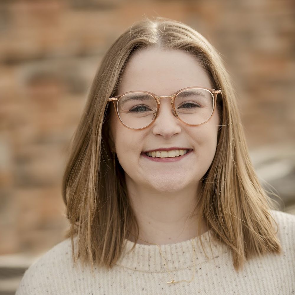 Roni Tuccillo 🌟  headshot