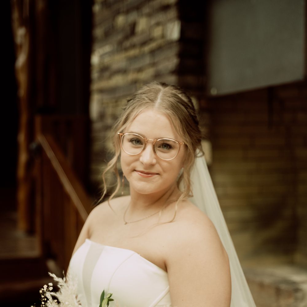 Roni Tuccillo 🌟  headshot