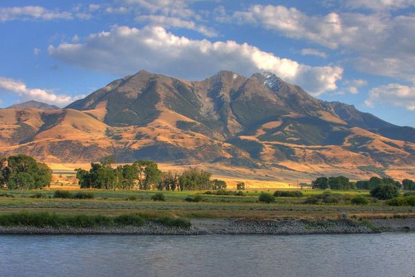 Emigrant, Montana