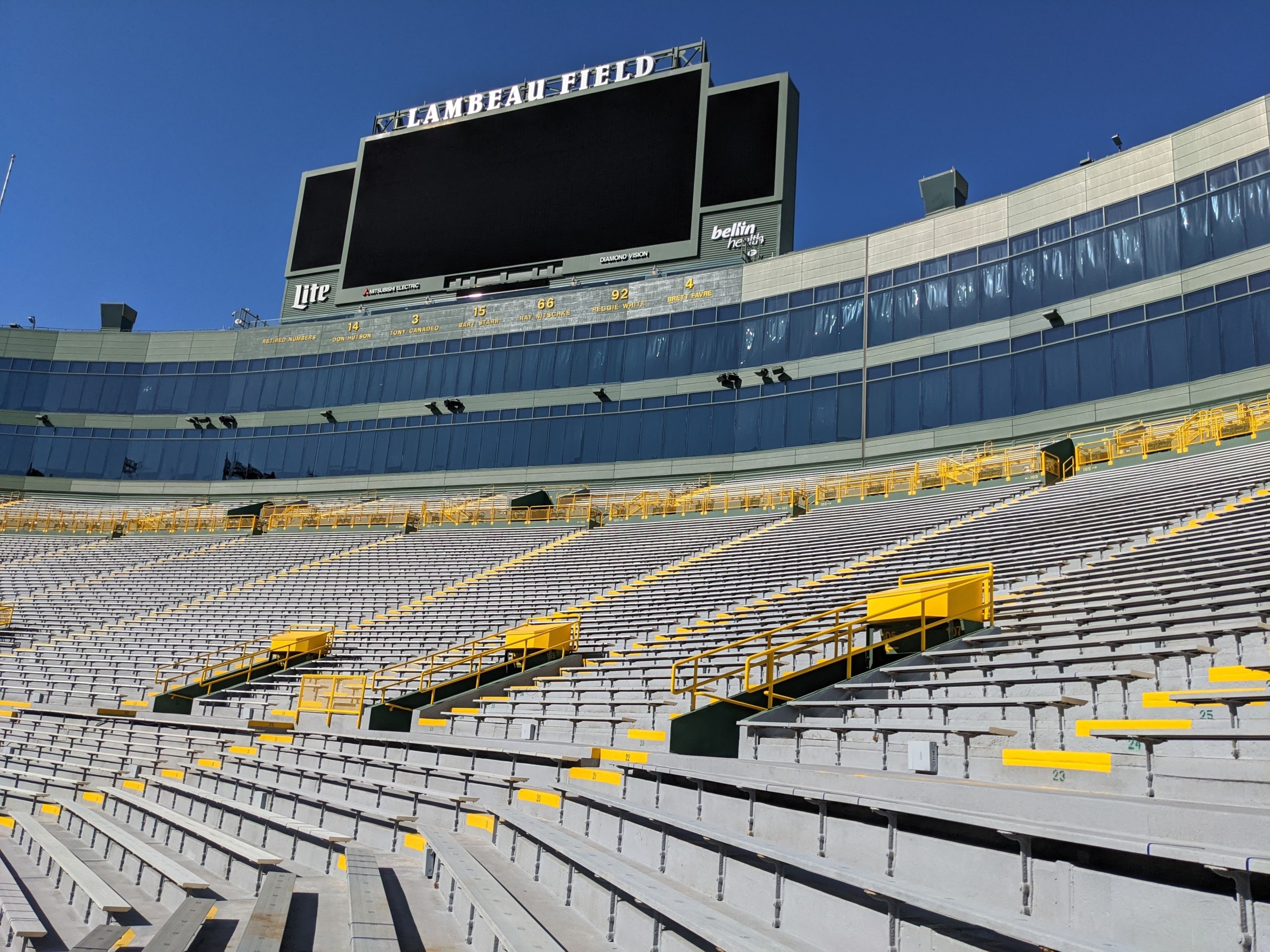 Lambeau Field Parking Tips & Guide | ParkMobile 1
