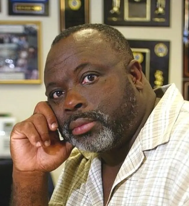 Dr. Tommie Lindsey (Speech & Debate)