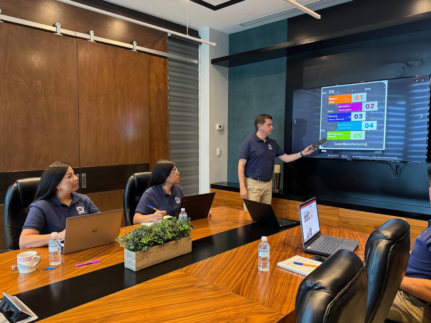 DSM-blog-Solving-Complex-Design-Challenges-in-Mexico's-Manufacturing-Industry-with-Finite-Element-Analysis