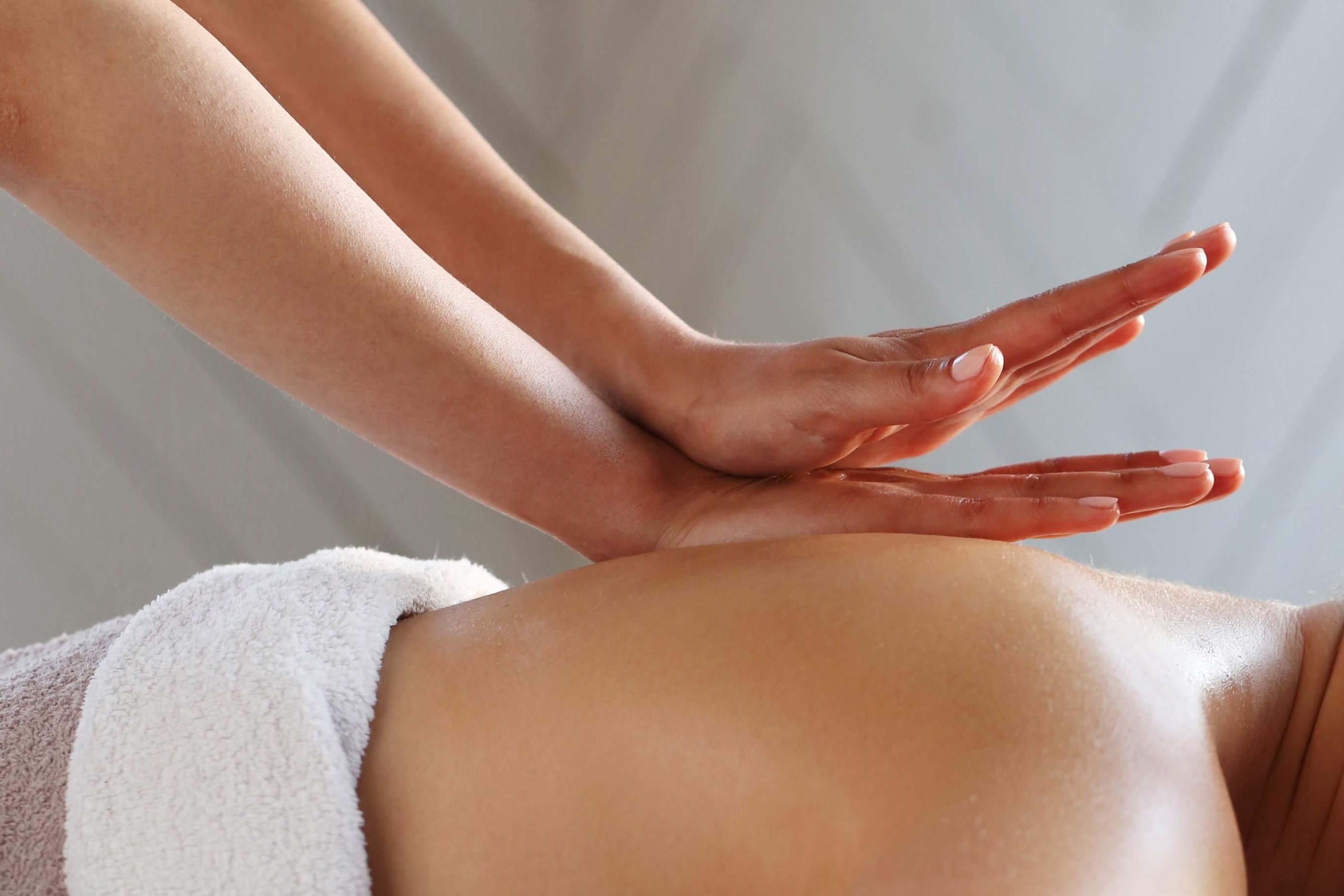 Spa Massages services at our beauty salon