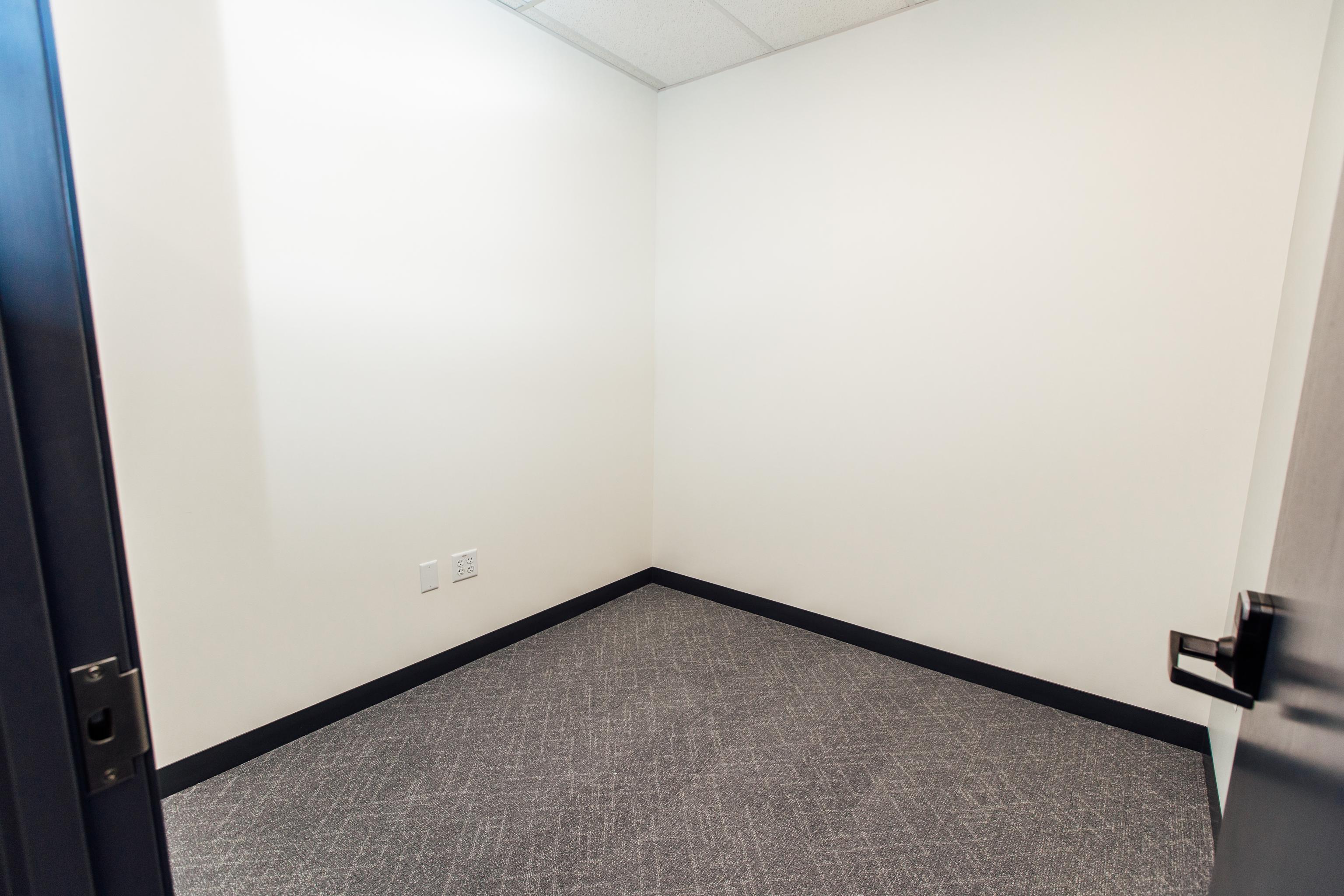 Solo Office - #241 - Westminster, CO thumbnail 5