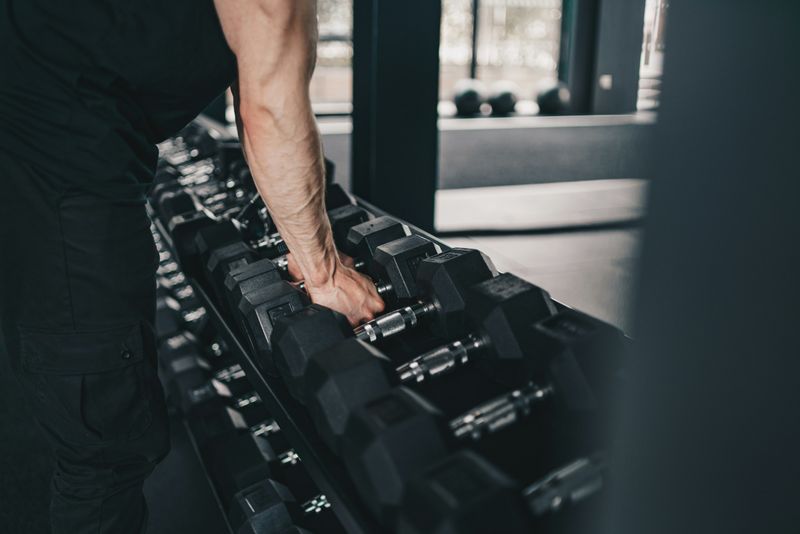 man in gym - Grip Strength Standards