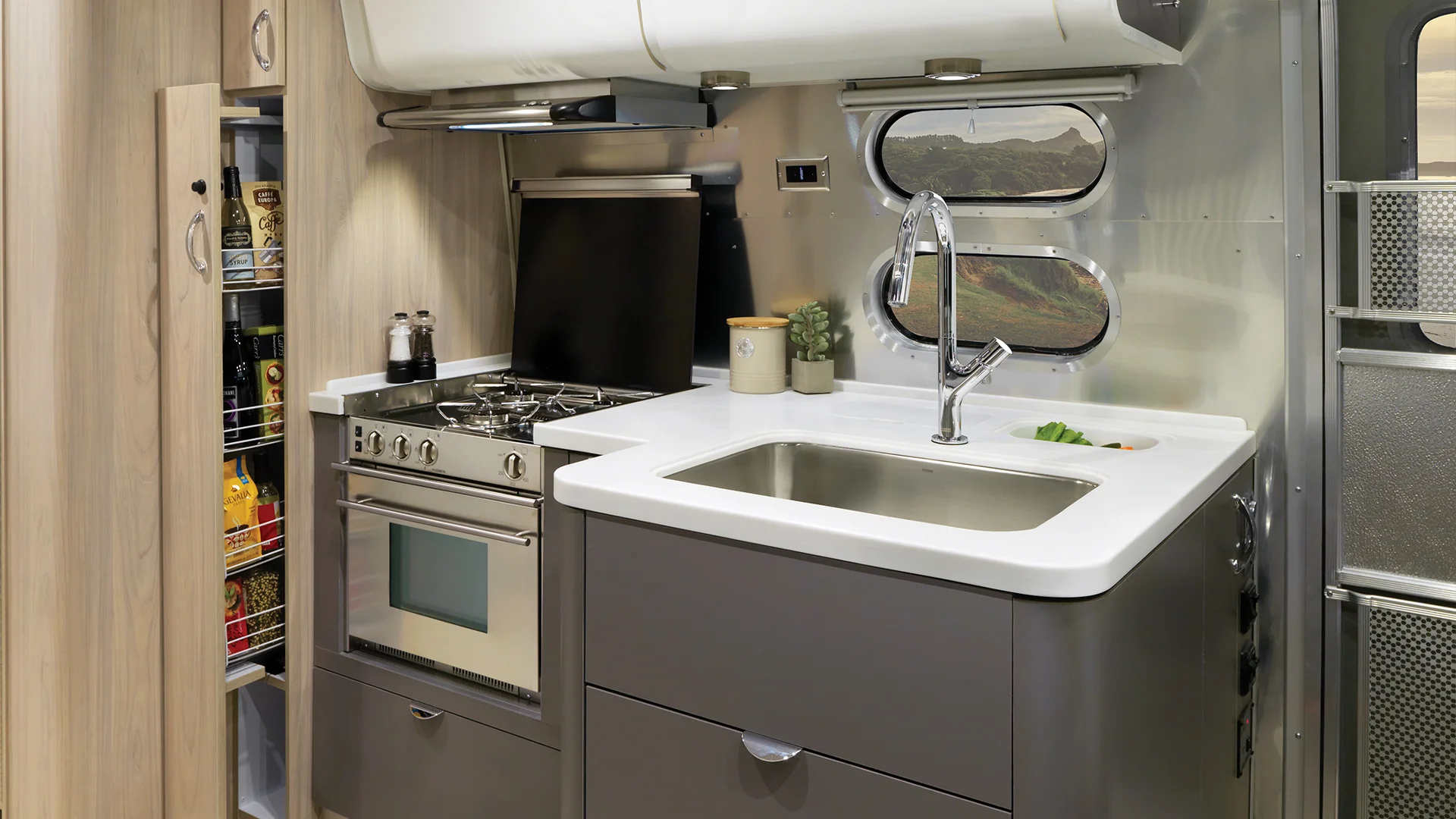 Globetrotter 25FB Floor Plan Image 1